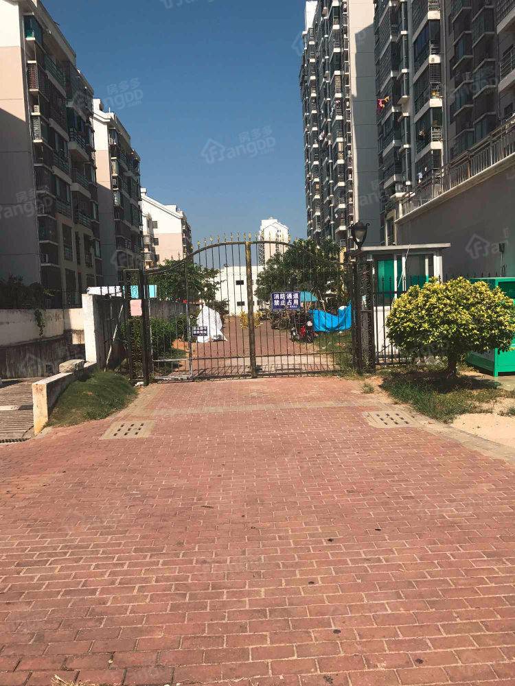 东方新城三里小区图片