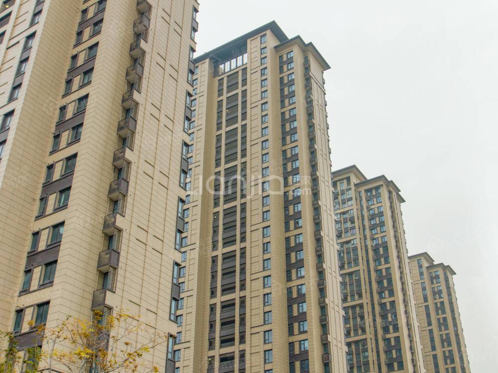 绿地海珀兰轩小区图片