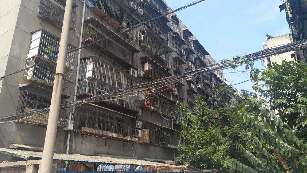 松鹤路床单厂家属院小区图片