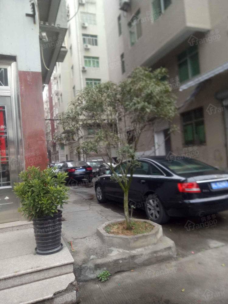 湖滨大楼小区图片