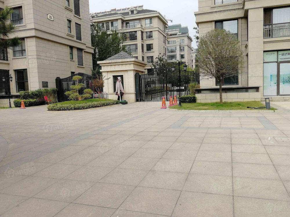 依云小镇小区图片