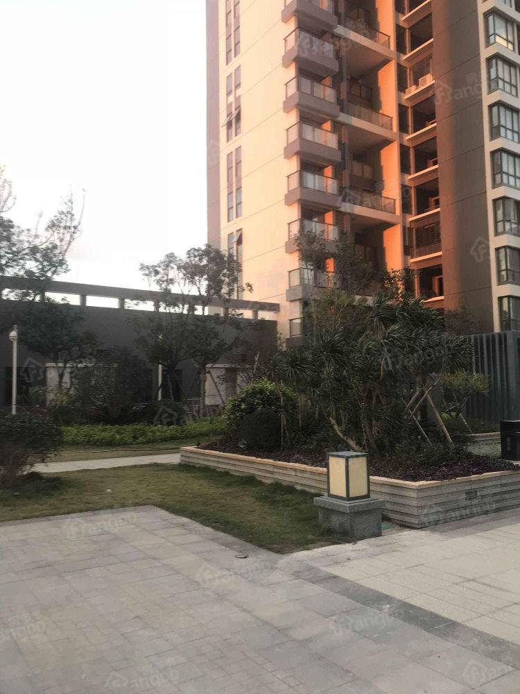 万道紫云台小区图片