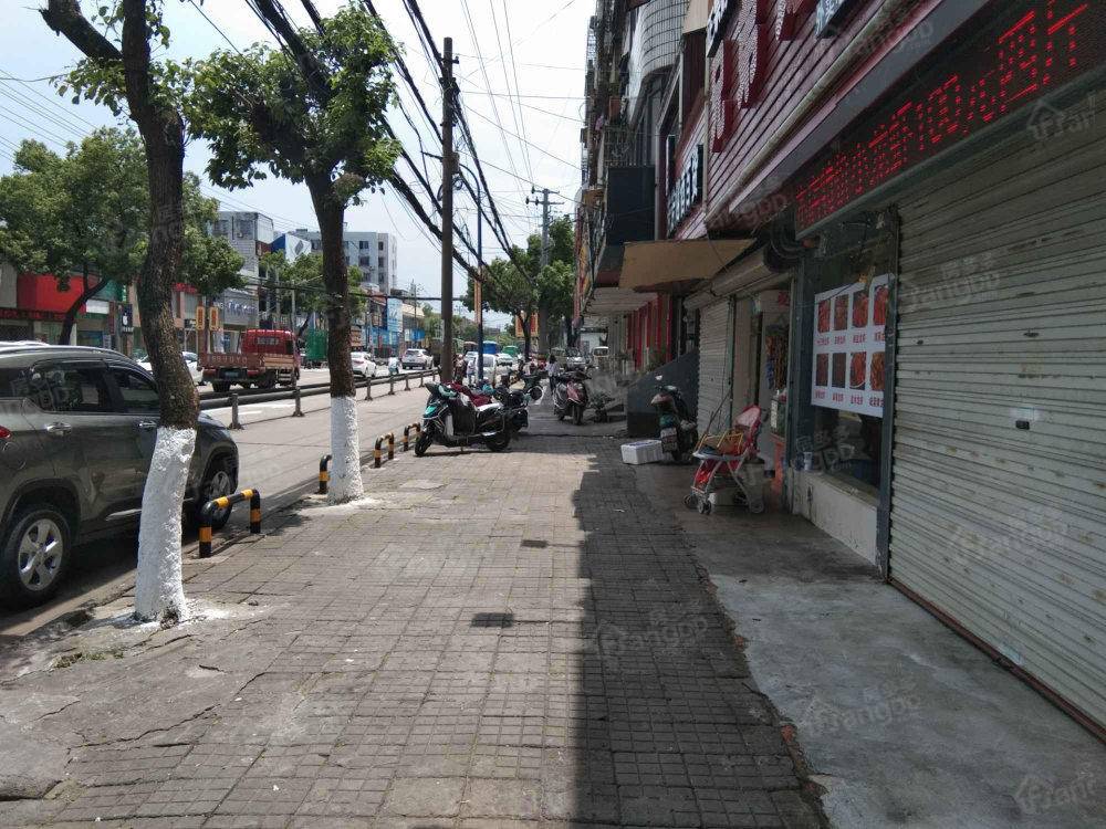 红景公寓小区图片