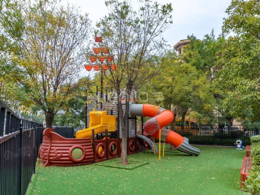法兰原著小区图片