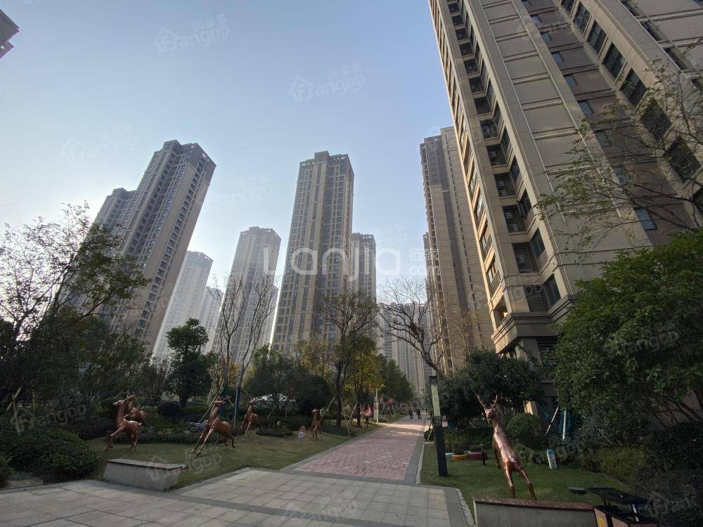 万科翡翠玖玺小区图片