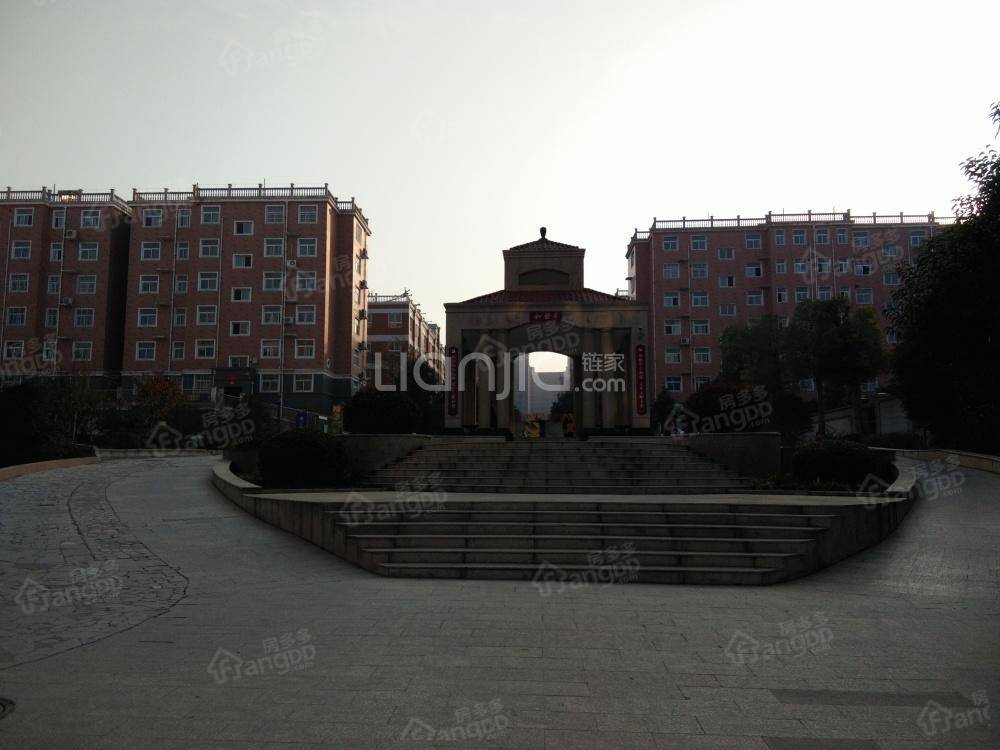 鸿盛新城小区图片